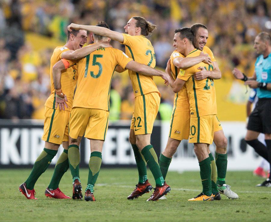 篮球火箭球员赛前训练亮眼