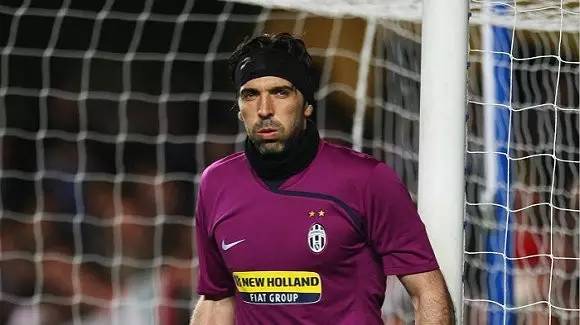 阿奇姆彭迎来中超第200场里程碑，此前199场贡献68球21助