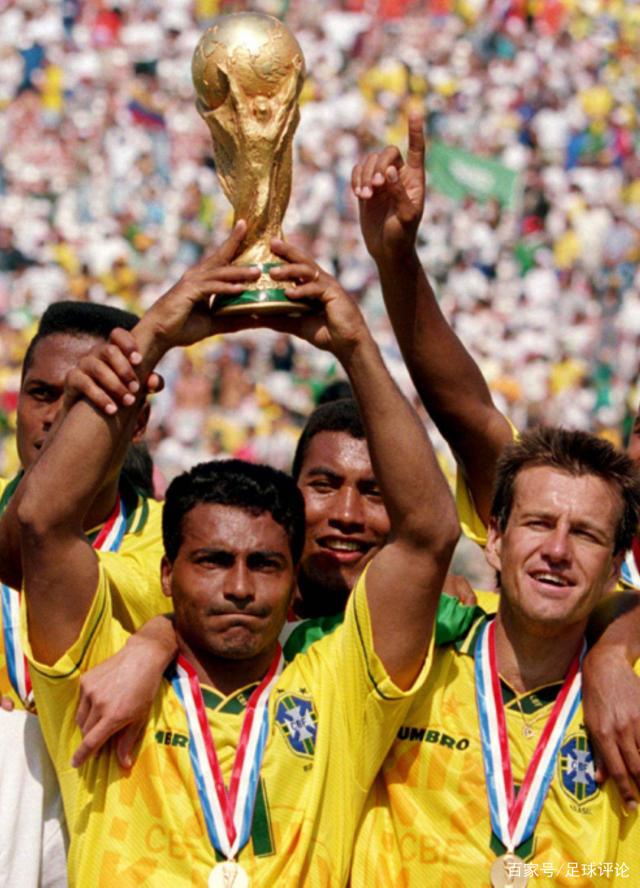 记者：埃斯特旺已抵达伦敦，将于周一加入切尔西的训练