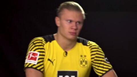 申京隔扣颜射亚当斯，后者按头锁喉遭申京“挑衅”：就扣你这混球