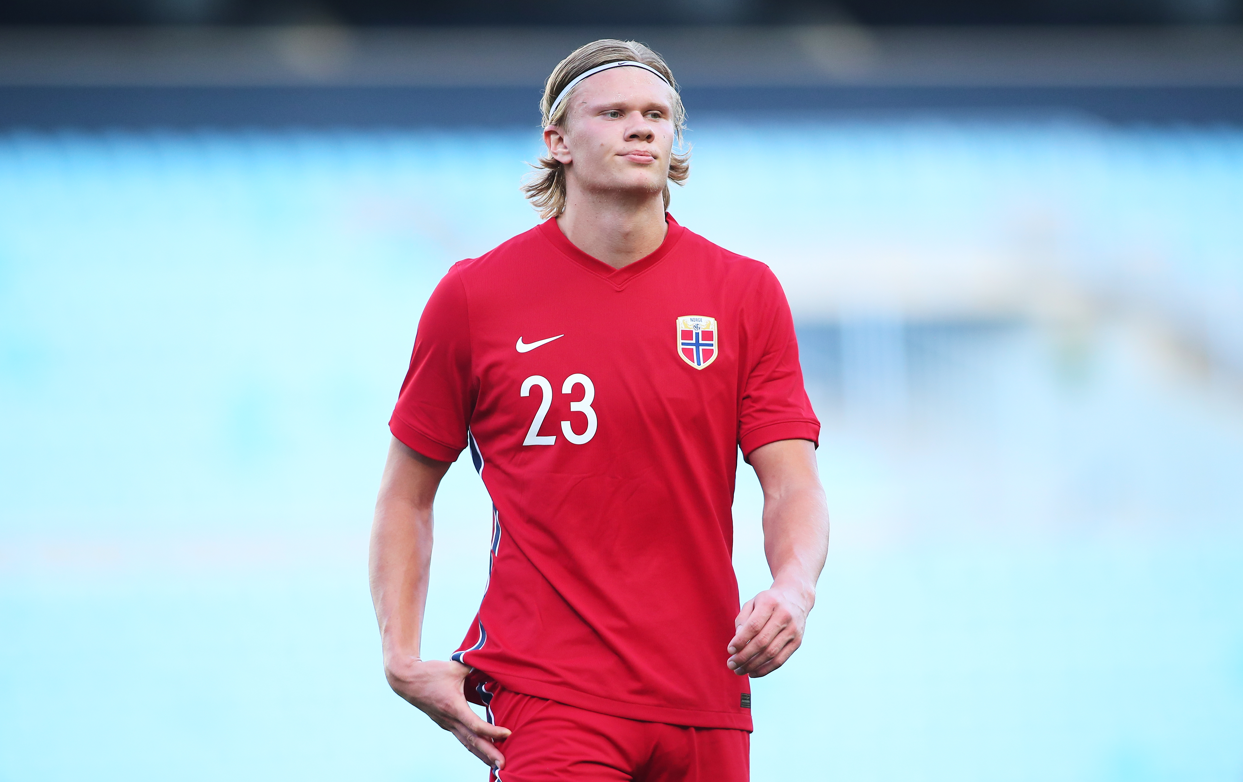 自杀事件后两年，贝卡-贝卡重回赛场并再度取得进球